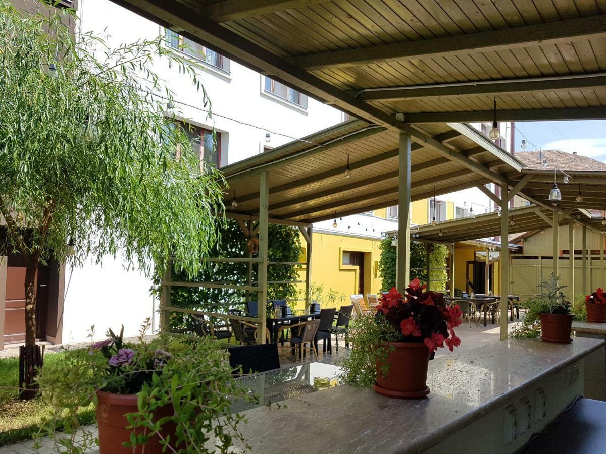 Hotel Dacor Orăştie Eksteriør billede